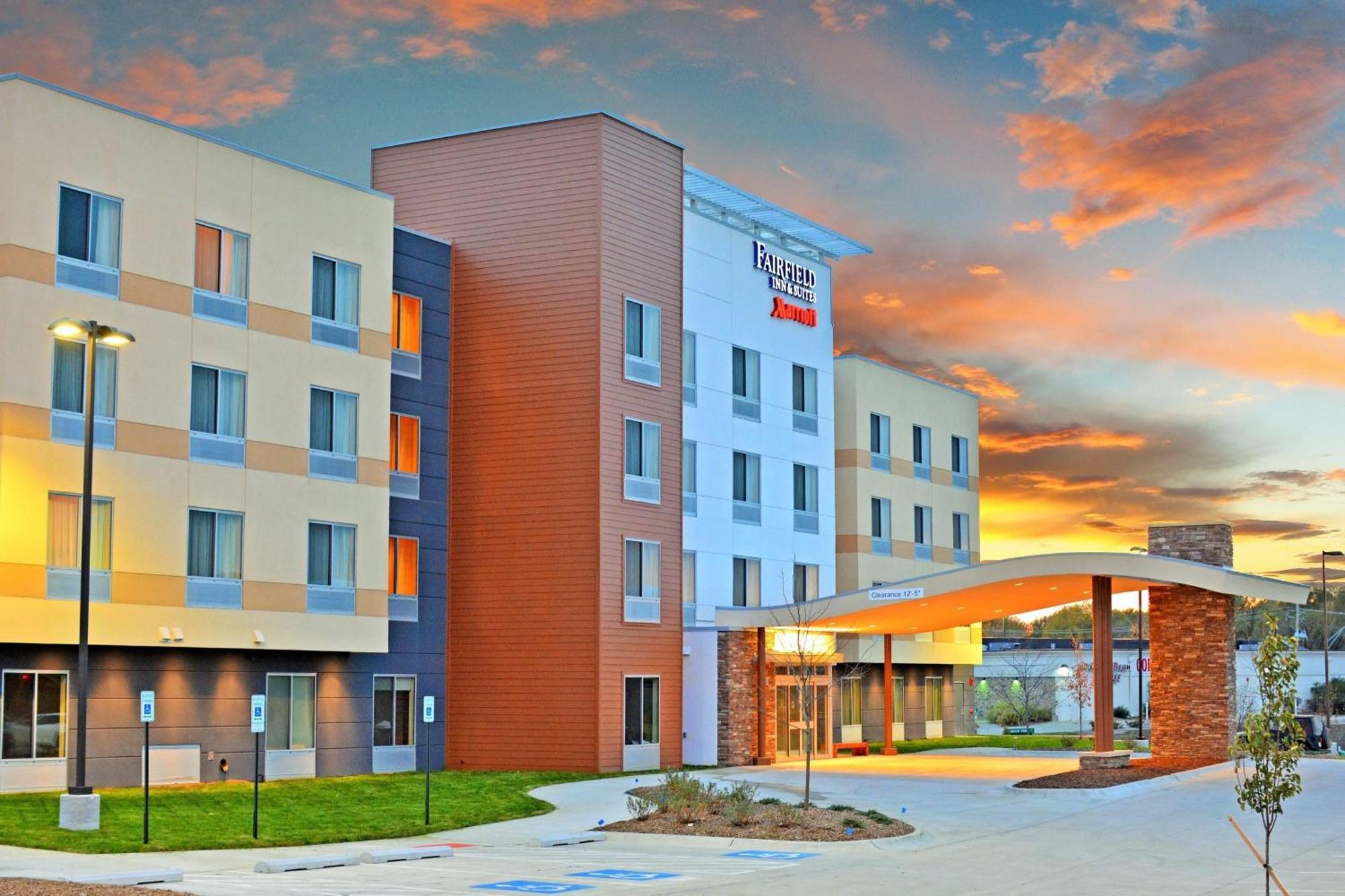 Hotel Fairfield & By Marriott Northwest 3*